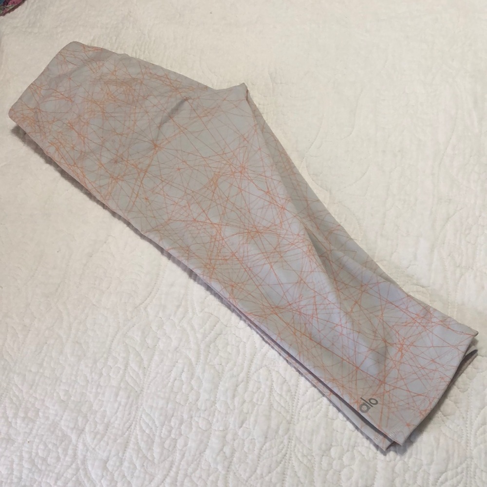 ALO Capri leggings in white and orange